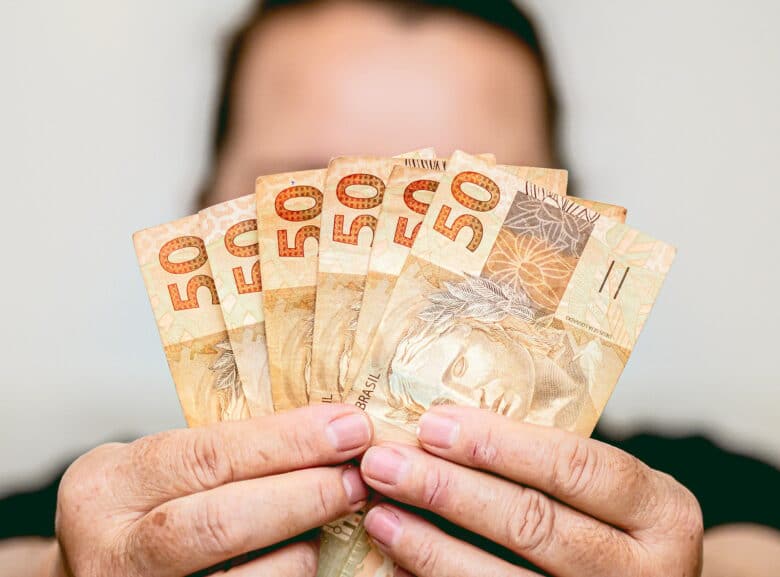 Qual a probabilidade de ganhar na Mega-Sena — e por que ainda insistimos