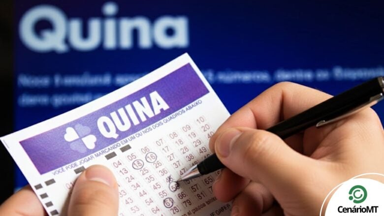 Quina 6980: prêmio de R$ 1,2 milhão movimenta apostas nesta quinta (19) 1 Pessoa marcando números em bilhete da quina