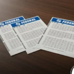 Bilhetes da loteria federal em mesa