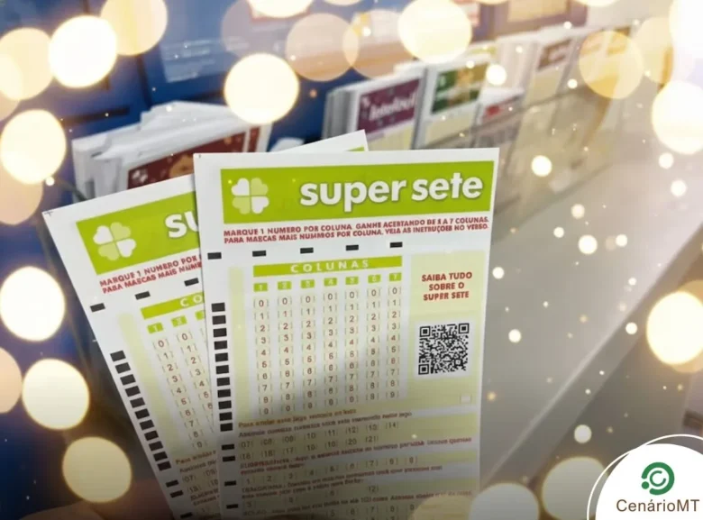 Resultado da Super Sete 824: Confira os números sorteados por coluna nesta quarta (18/03) 1 Imagem editada de pessoa segurando bilhetes da Super Sete em lotérica