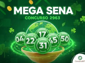 Aqui está um alt text (texto alternativo) otimizado para SEO, focado em acessibilidade e na sua palavra-chave: "Arte digital vibrante da Mega-Sena para o concurso 2963 com tema verde. A imagem apresenta seis dezenas da sorte em globos verdes numerados (04, 22, 17, 31, 45, 50) flutuando sobre um funil dourado e um globo terrestre. O fundo é composto por tons de verde esmeralda com trevos de quatro folhas e moedas de ouro, simbolizando sorte e prosperidade.
