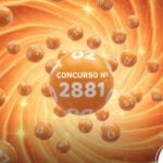 Composição visual em padrão laranja com efeito de brilho e velocidade. Bolas numeradas orbitam uma esfera central maior onde se lê "CONCURSO Nº 2881". Inclui a marca d'água do CenárioMT.