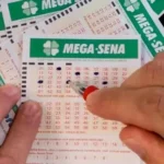 Bilhete de aposta da Mega-Sena concurso 2974 com prêmio de 72 milhões de reais.