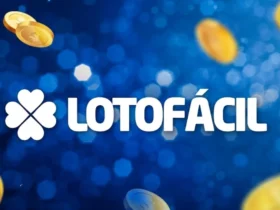 Logomarca da loteria Lotofácil em fundo azul iluminado com elementos de dinheiro moeda.