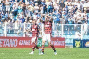 Brasileirão: de virada, Flamengo vence o Avaí fora de casa