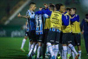 Com gols de Villasanti e Biel, Grêmio vence o Guarani e sobe na tabela