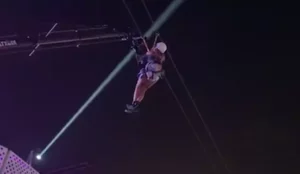 Mulher é resgatada após ficar presa em tirolesa do Rock in Rio; veja