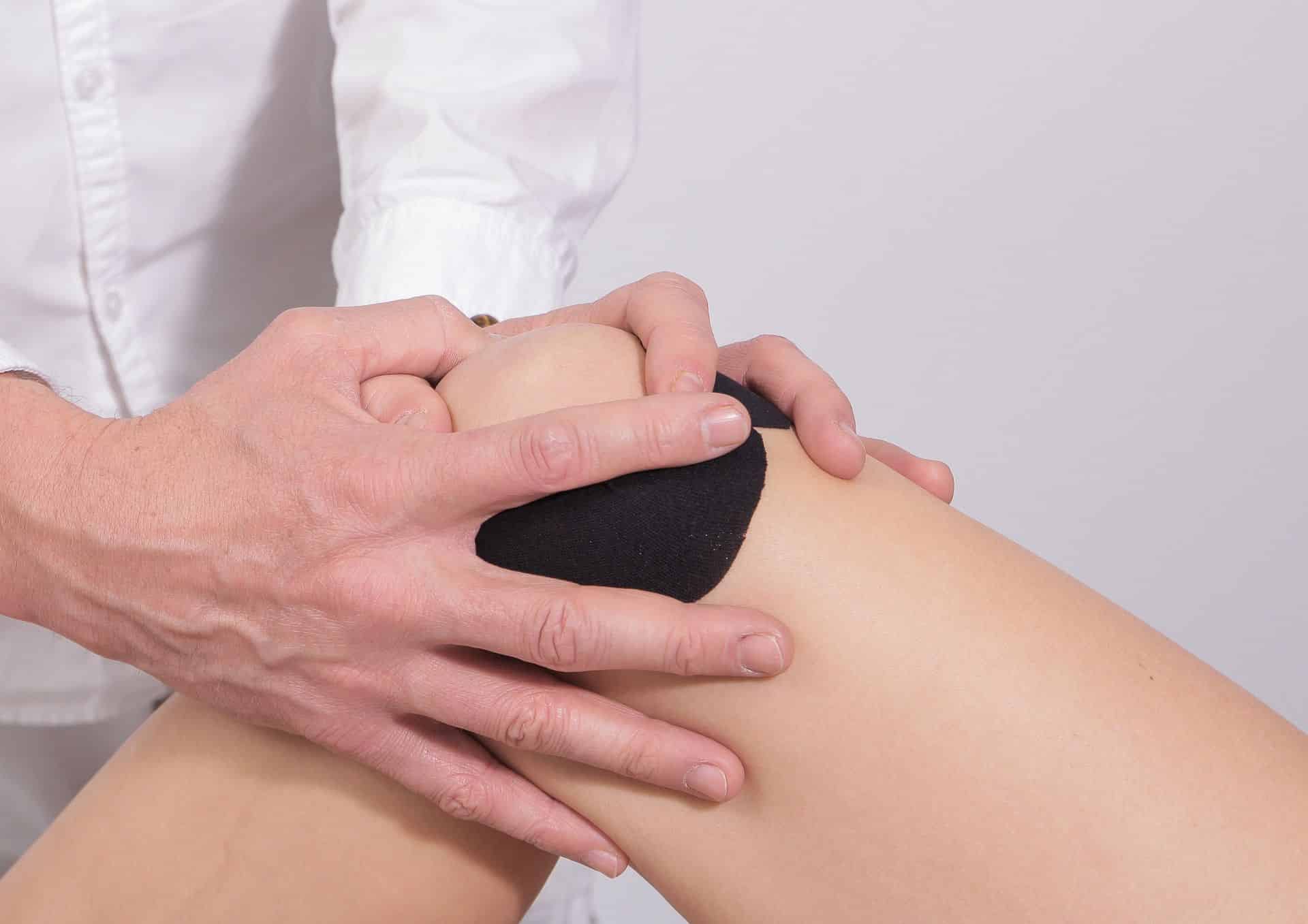 Você sabia que as mulheres sofrem três vezes mais artrose do joelho do que os homens?