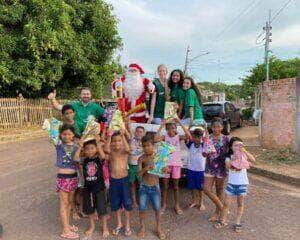 Defensoria entrega brinquedos, roupas, material escolar e comida a mais de 100 famílias de baixa renda em Canarana