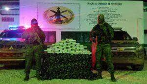 Gefron apreende carga de cocaína avaliada em R$ 2,8 milhões com adolescente