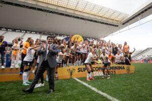 Presidente da CBF parabeniza Corinthians pela conquista da Supercopa Feminina Betano 2023
