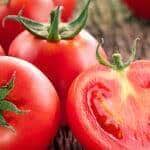 Essas bolhas continuam a aumentar e tomar a forma de um tomate