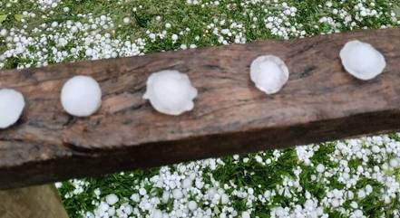 Granizo cobre de branco cidades de Minas Gerais