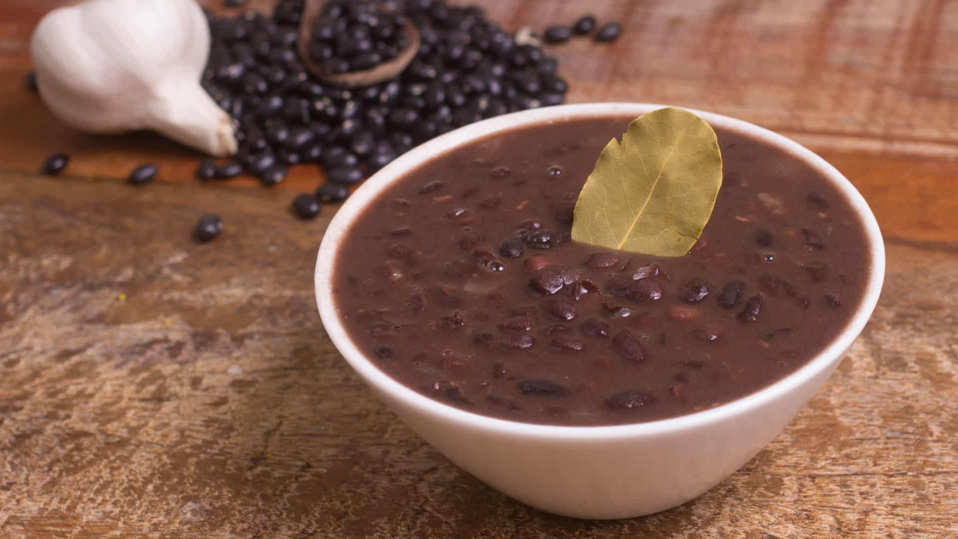 como fazer feijão na panela de pressão