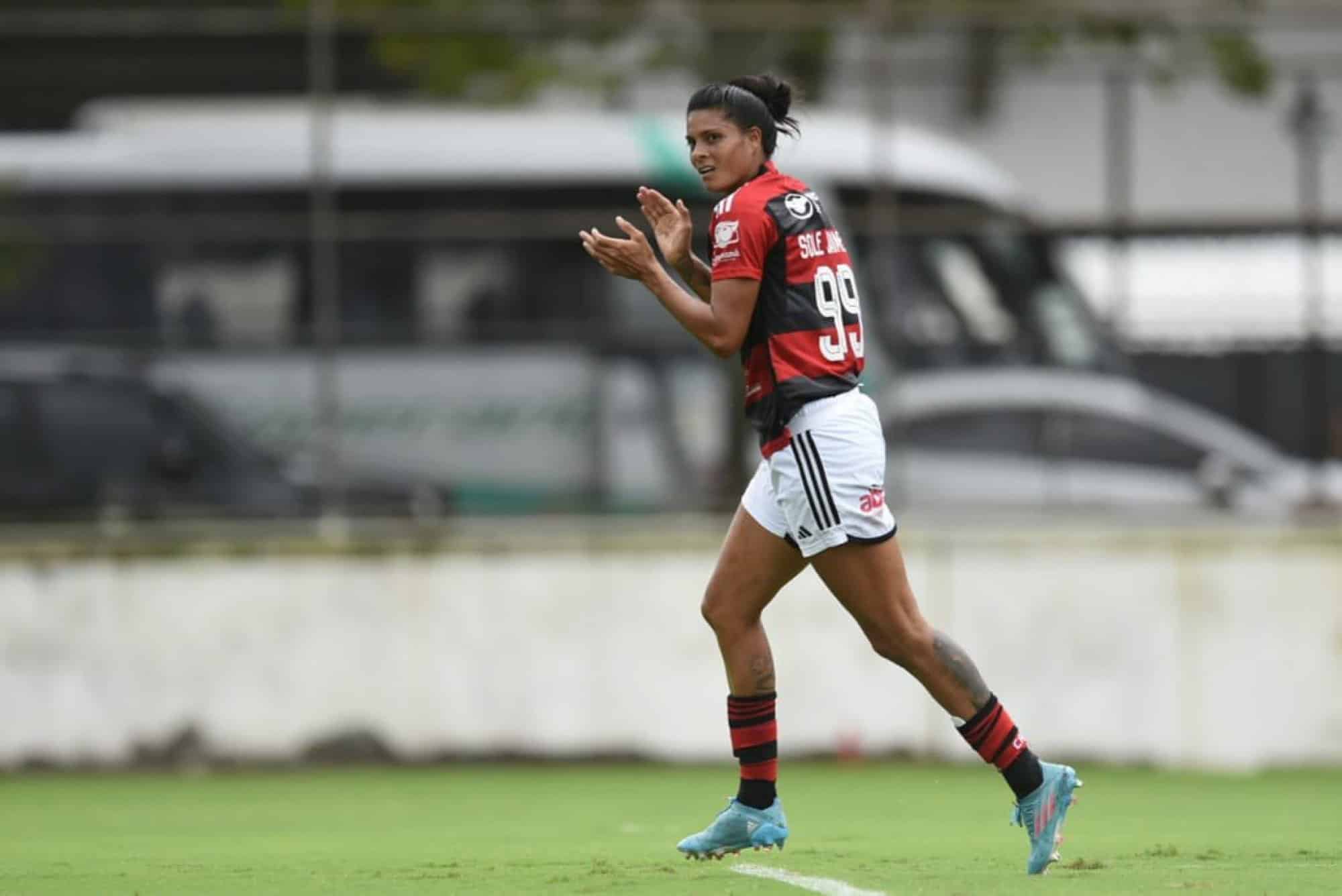 Fla se isola na ponta do Brasileirão Feminino ao derrotar