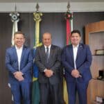 Mauro Mendes conversou com o ministro Augusto Nardes. Também participou o ex-senador Cidinho Santos.  - Foto por: Secom-MT