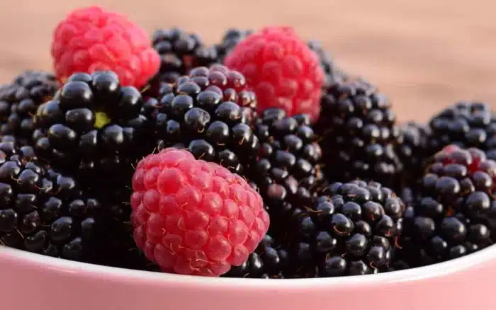 Diga adeus à inflamação crônica com estas frutas de baixo índice glicêmico