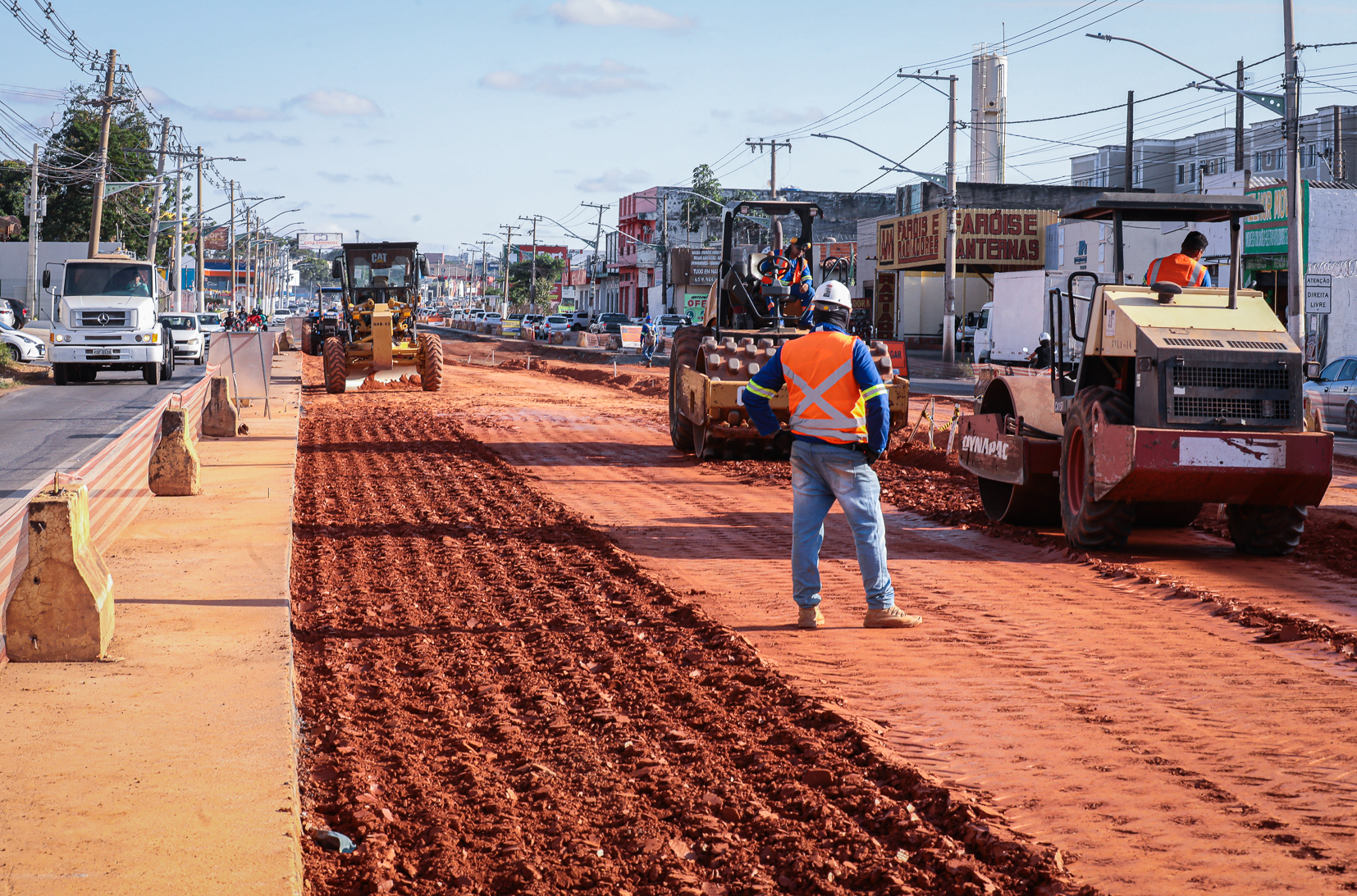 Michel Alvim/Secom-MT | Início da concretagem da Avenida da FEB