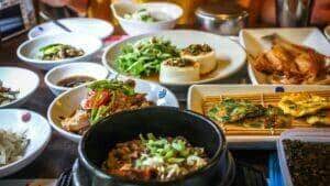 4 signos que adoram comida coreana nesta quinta-feira 13/07/2023