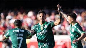 Palmeiras vence o São Paulo no Morumbi e encosta no líder Botafogo