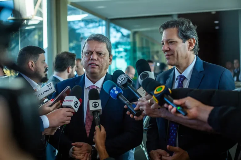 A revelia de Bolsonaro reforma de Lira e aprovada com alianca improvavel Tarcisio PT