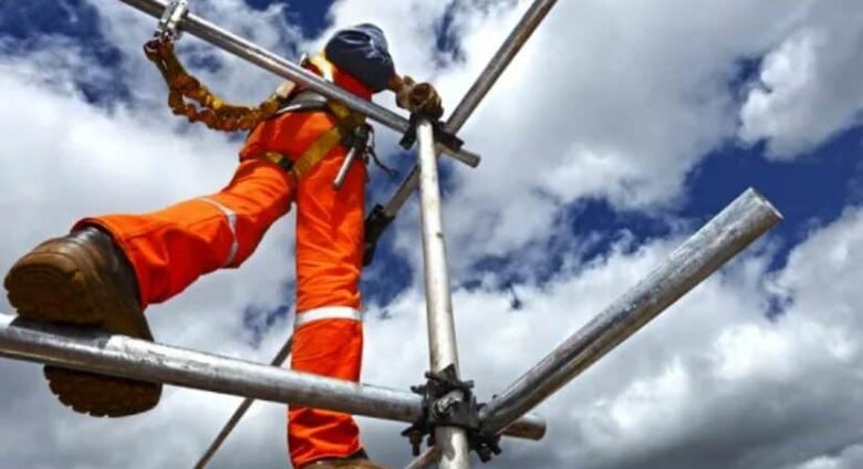 Ajudante de obras morre após cair de andaime enquanto trabalhava em Mato Grosso