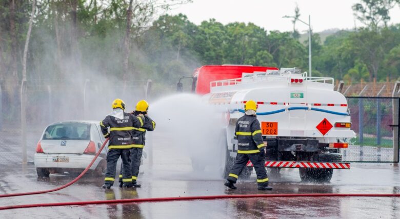 Corpo de Bombeiros Militar realiza simulado de acidente de transito na BR-163 em Mato Grosso