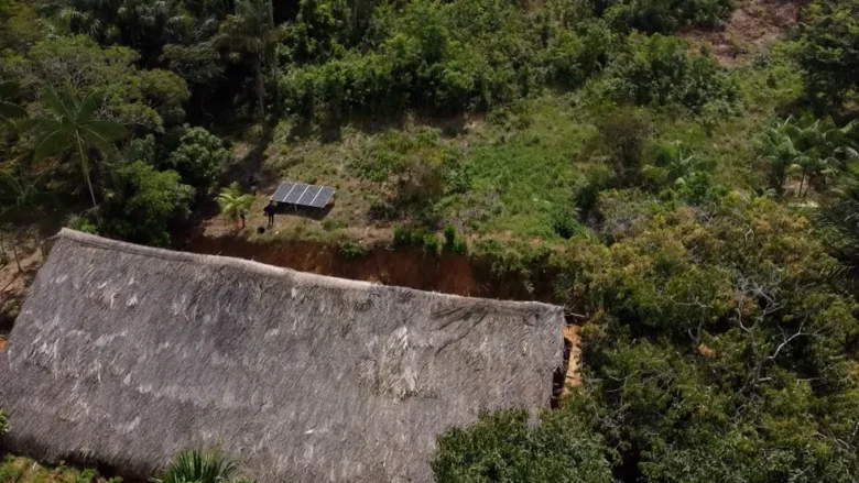 Geracao de energia solar muda vida em aldeia que depende do turismo em Manaus