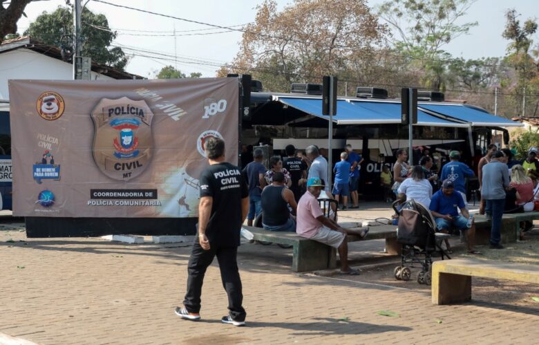 Policia leva servicos da Delegacia Itinerante a moradores do Distrito da Guia em Cuiaba