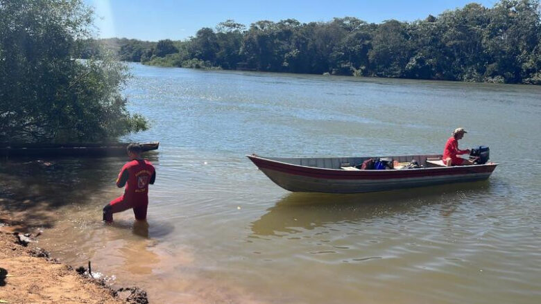 Uma pessoa morta e outra desaparecida após colisão entre embarcações