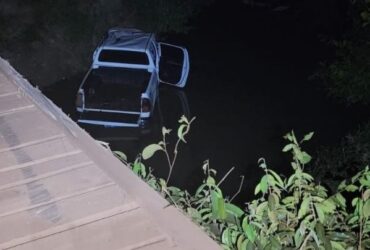 Idoso morre após camionete cair de ponte em Mato Grosso