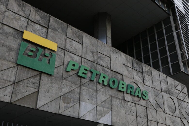 agencia eleva nota de credito da petrobras e de outras empresas scaled 1