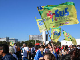 ato em brasilia faz defesa do sus da vida e da democracia scaled 1