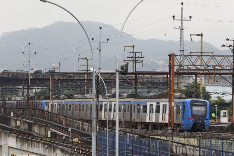 blecaute fecha 37 estacoes de trem no rio por cerca de um dia scaled 1