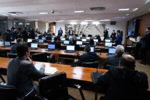 CAE pede que Fernando Haddad e Simone Tebet detalhem reforma tributária