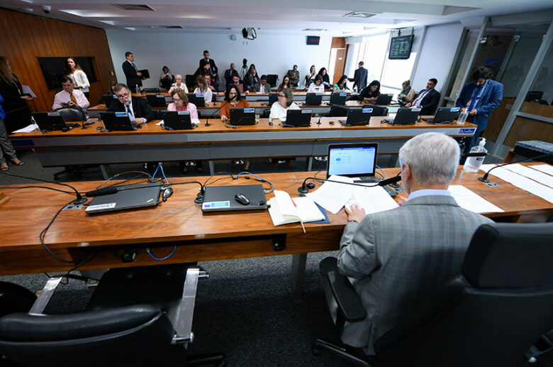 cas aprova politica de qualidade de vida para profissionais da educacao