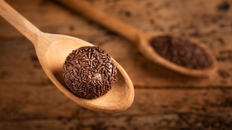 como fazer brigadeiro de colher