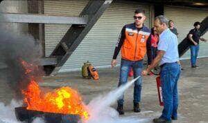 Voluntários irão aprender conceitos e legislações básicas sobre a Defesa Civil e noções de combate a incêndio e atendimento pré-hospitalar  - Foto por: Defesa Civil-MT