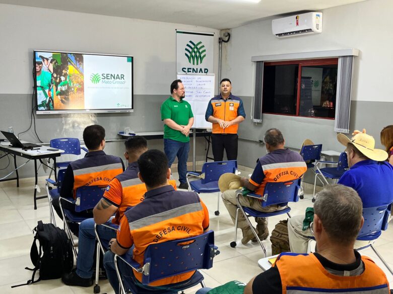 Ao todo 15 agentes de proteção e defesa civil participam do curso  - Foto por: Defesa Civil-MT