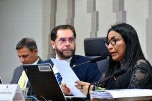 Deputada Sílvia Waiãpi critica atuação do Instituto Iepé na CPI das ONGs