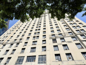 edificio a noite no rj e vendido e sera transformado em residencial scaled 1