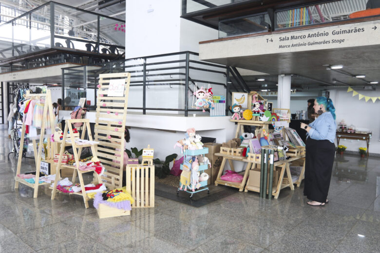 A rede Maternativa, promove a feira de mulheres empreendedoras no Espaço Cultural Renato Russo Por: Valter Campanato/Agência Brasil