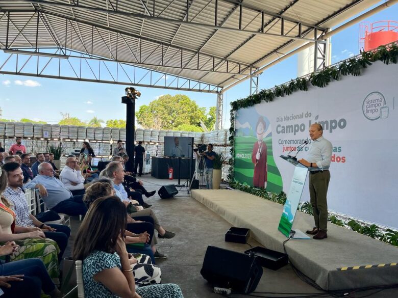 Vice-governador Otaviano Pivetta discursa no evento do Dia do Campo Limpo  - Foto por: Sema-MT