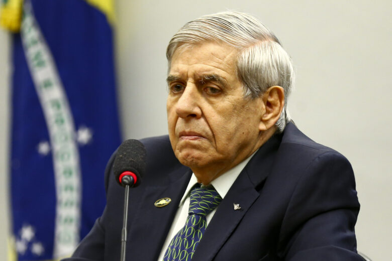 O ministro do Gabinete de Segurança Institucional (GSI), general Augusto Heleno, durante audiência da Comissão de Fiscalização Financeira e Controle da Câmara dos Deputados. Por: Marcelo Camargo/Agência Brasil