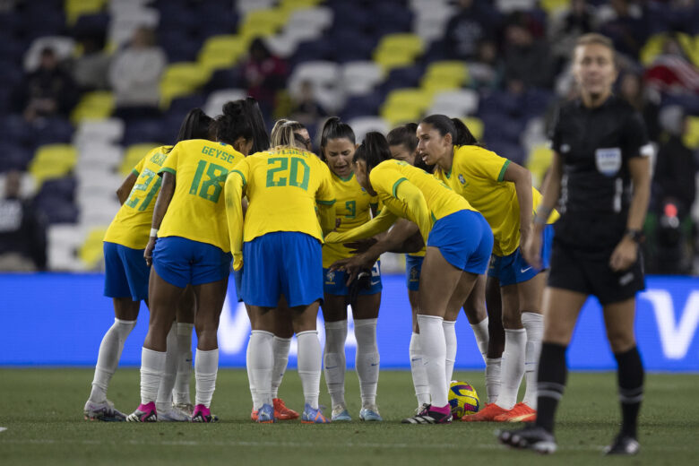 governo adotara ponto facultativo em jogos da selecao feminina