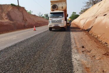 Governo começa a asfaltar antiga BR-174 no noroeste do Estado  - Foto por: Fiscalização/Sinfra-MT