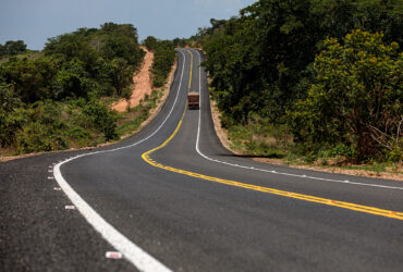 Em junho de 2022, Governo inaugurou 67 km de asfalto na MT-100 e a recuperação de outros 45 km da rodovia - Foto por: Marcos Vergueiro/Secom