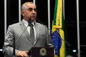 Izalci cobra do Executivo reajuste para segurança pública do DF