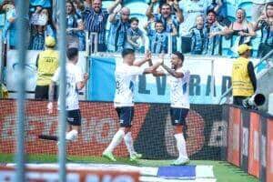 Na Arena, Grêmio vence São Paulo e entra no G4 do Brasileirão