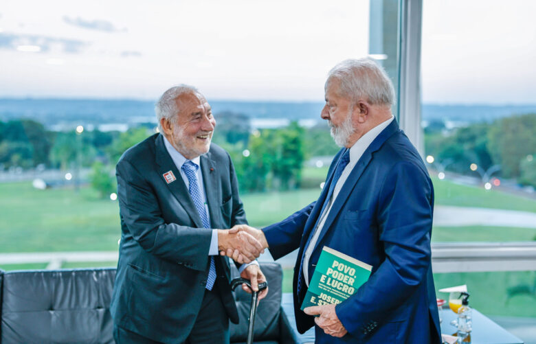 Brasília (DF), 13. 09. 2023 - Presidente da República, Luiz Inácio Lula da Silva, recebe o professor Joseph Stiglitz, Prêmio Nobel de Economia, no Palácio do Planalto. Brasília - DF. Foto: Ricardo Stuckert PR Por: Ricardo Stuckert/PR